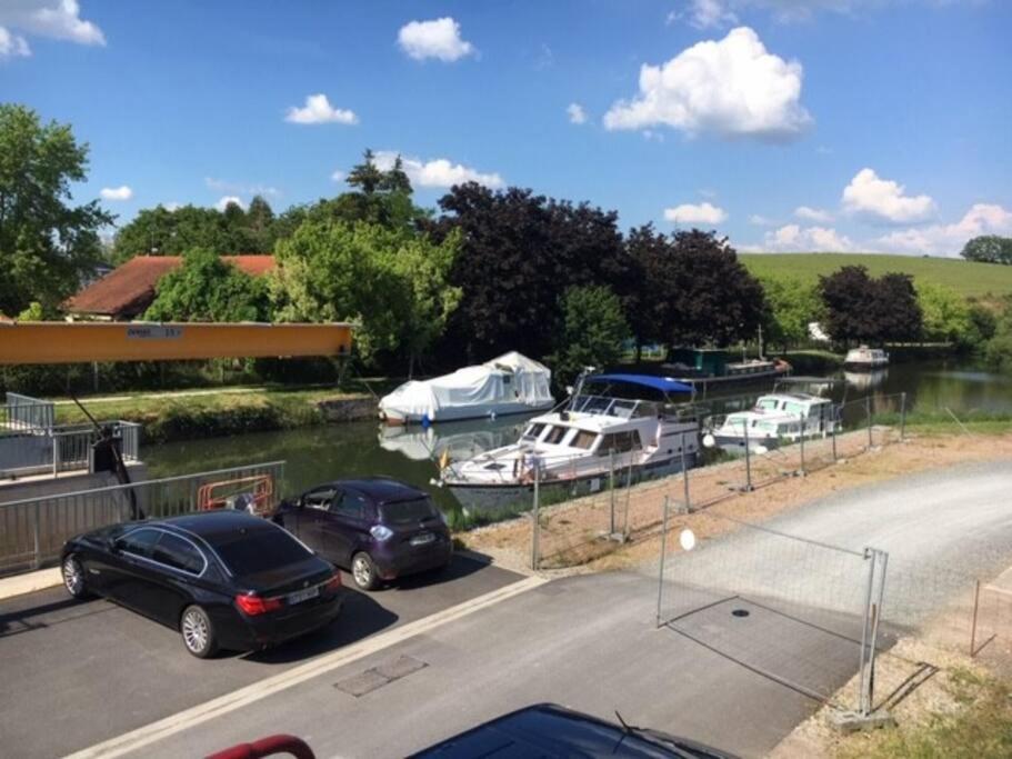 Le Depot Appartement Du Canal 80M2 A Champvert Экстерьер фото